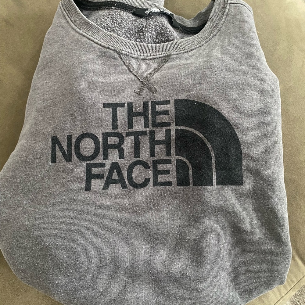 Men’s XXL grey north face sweatshirt